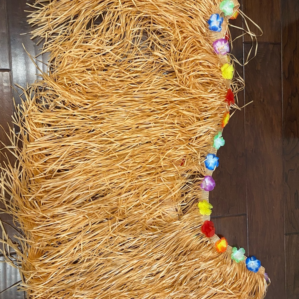 Flower Grass Table Skirt 🌸
